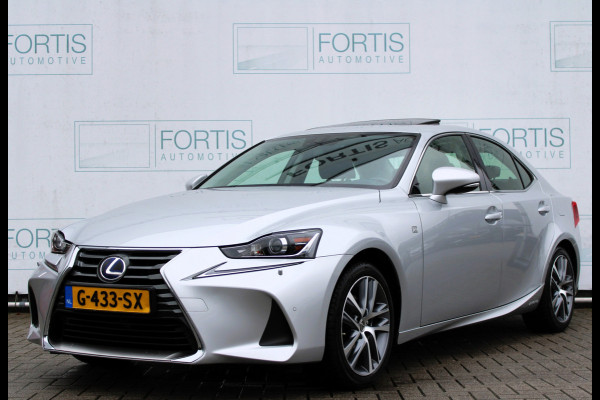 Lexus IS 300h Hybrid Edition 30 NL AUTO | PANO | LEDER | CAMERA | STOELVERW |