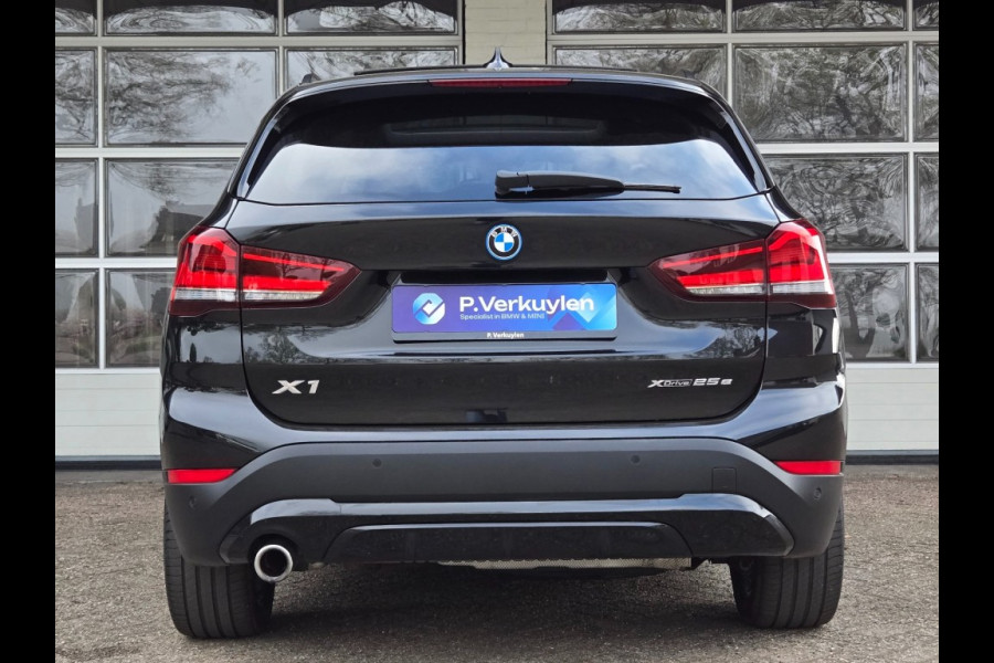 BMW X1 XDRIVE25E SPORTLINE I SPORTSTOELEN LEDER I PANORAMA I NAVIGATIE