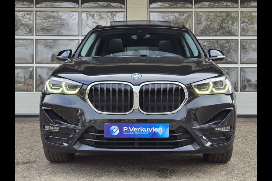 BMW X1 XDRIVE25E SPORTLINE I SPORTSTOELEN LEDER I PANORAMA I NAVIGATIE