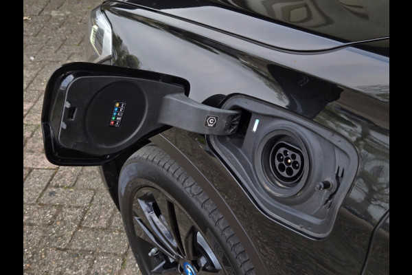 BMW X1 XDRIVE25E SPORTLINE I SPORTSTOELEN LEDER I PANORAMA I NAVIGATIE