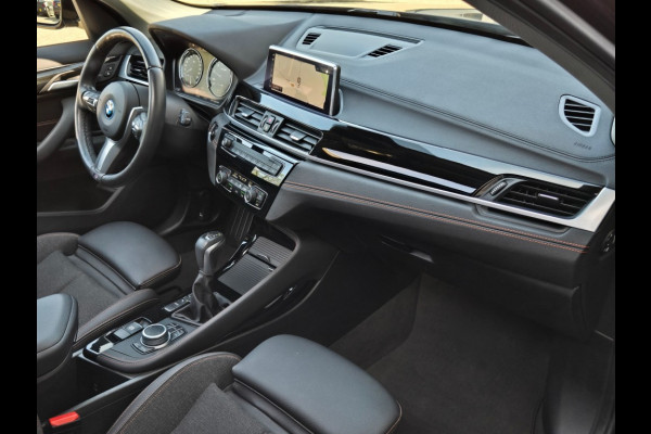 BMW X1 XDRIVE25E SPORTLINE I PANORAMA I SPORTSTOELEN I CAMERA I