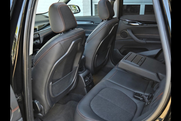 BMW X1 XDRIVE25E SPORTLINE I PANORAMA I SPORTSTOELEN I CAMERA I
