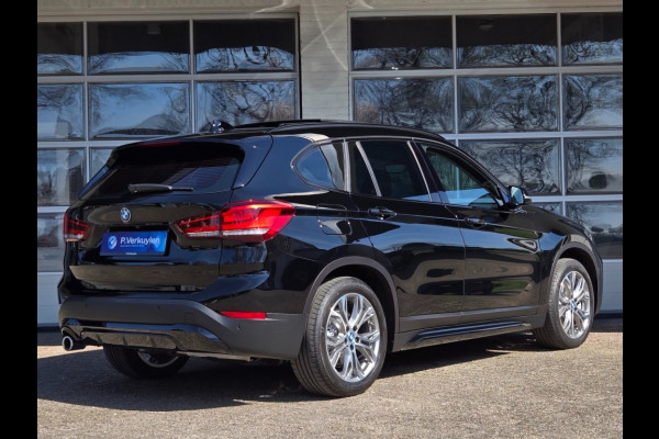 BMW X1 XDRIVE25E SPORTLINE I PANORAMA I SPORTSTOELEN I CAMERA I