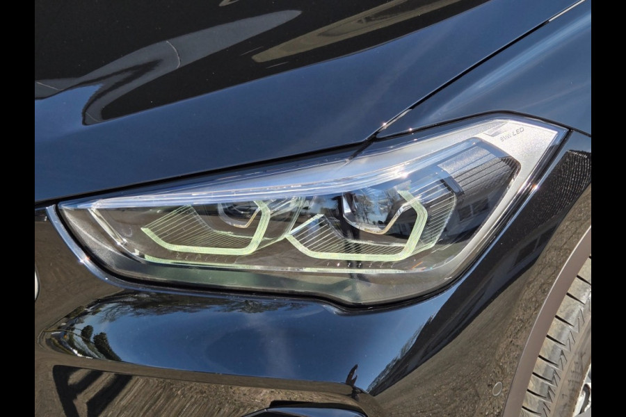 BMW X1 XDRIVE25E SPORTLINE I PANORAMA I SPORTSTOELEN I CAMERA I