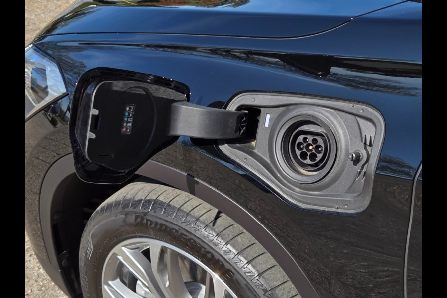 BMW X1 XDRIVE25E SPORTLINE I PANORAMA I SPORTSTOELEN I CAMERA I