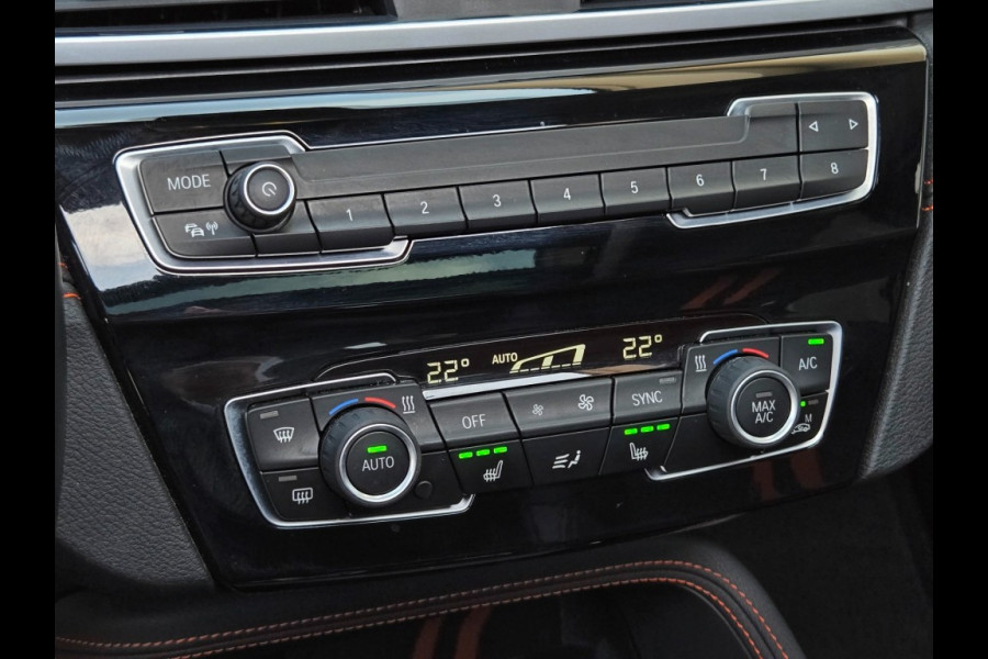BMW X1 XDRIVE25E SPORTLINE I PANORAMA I SPORTSTOELEN I CAMERA I