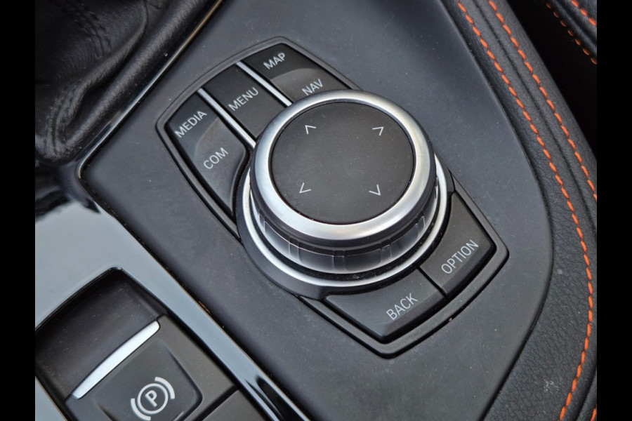 BMW X1 XDRIVE25E SPORTLINE I PANORAMA I SPORTSTOELEN I CAMERA I