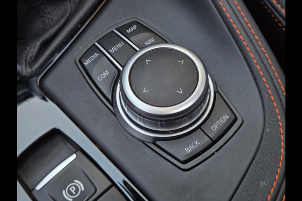 BMW X1 XDRIVE25E SPORTLINE I PANORAMA I SPORTSTOELEN I CAMERA I