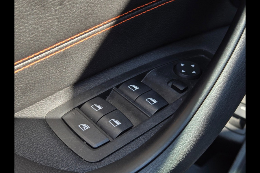 BMW X1 XDRIVE25E SPORTLINE I PANORAMA I SPORTSTOELEN I CAMERA I