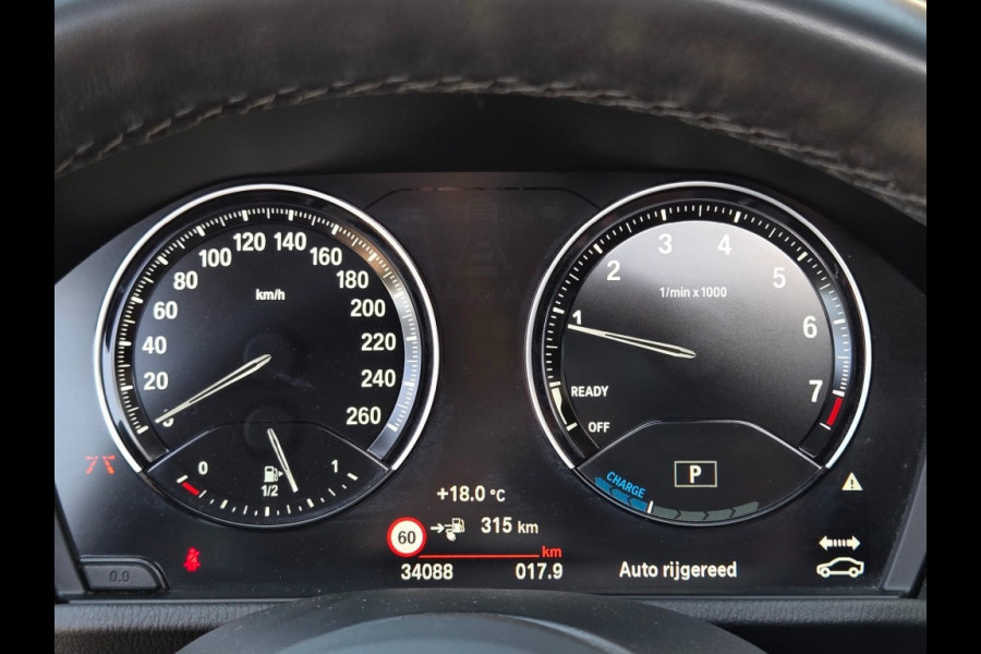 BMW X1 XDRIVE25E SPORTLINE I PANORAMA I SPORTSTOELEN I CAMERA I