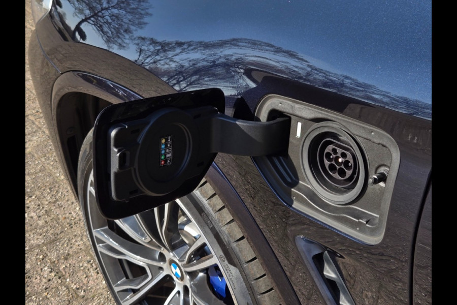 BMW X3 XDRIVE30E M SPORT I PANORAMA I LEDER I KEYLESS ENTRY I