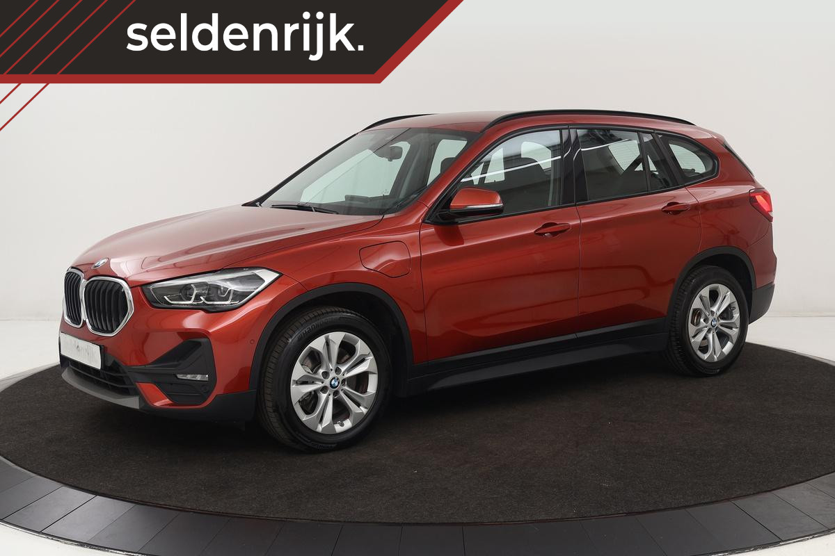 BMW X1 xDrive25e Advantage | Head-Up | Stoelverwarming | Sportstoelen | Camera | Full LED | DAB | Navigatie | Climate control | PDC | Cruise control BMW X1 xDrive25e Advantage | Head-Up | Stoelverwarming | Sportstoelen | Camera | Full LED | DAB | Navigatie | Climate control | PDC | Cruise control