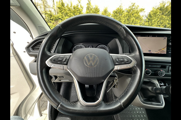 Volkswagen Transporter 2.0 TDI HIGHLINE+ / L2H1 / TREKHAAK / NAVI / CRUISE / AIRCO / PDC / APPLE CARPLAY / ANDROID