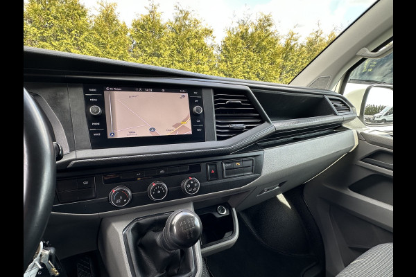 Volkswagen Transporter 2.0 TDI HIGHLINE+ / L2H1 / TREKHAAK / NAVI / CRUISE / AIRCO / PDC / APPLE CARPLAY / ANDROID