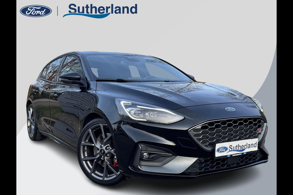 Ford Focus 2.3 EcoBoost ST-3 | 280pk Automaat! | Winter Pack | Adaptive LED | Sper differentieel | Achteruitrijcamera | Navigatie Ford Focus 2.3 EcoBoost ST-3 | 280pk Automaat! | Winter Pack | Adaptive LED | Sper differentieel | Achteruitrijcamera | Navigatie