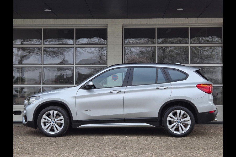BMW X1 SDRIVE18I SPORTLINE I SPORTSTOELEN I CAMERA I 18 INCH I