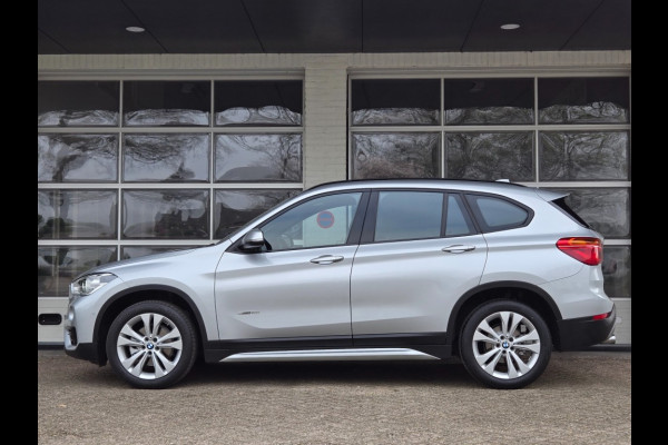 BMW X1 SDRIVE18I SPORTLINE I SPORTSTOELEN I CAMERA I 18 INCH I