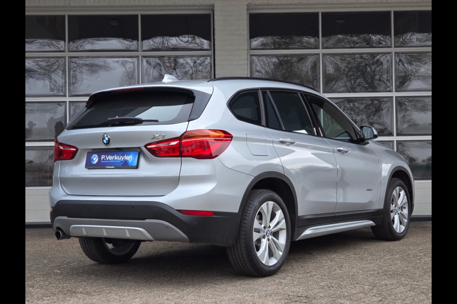 BMW X1 SDRIVE18I SPORTLINE I SPORTSTOELEN I CAMERA I 18 INCH I