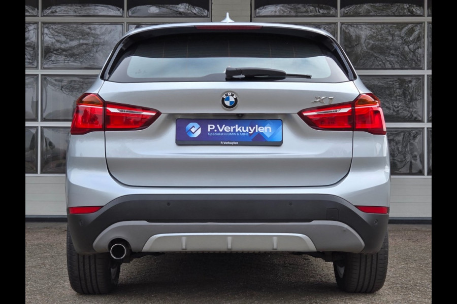 BMW X1 SDRIVE18I SPORTLINE I SPORTSTOELEN I CAMERA I 18 INCH I