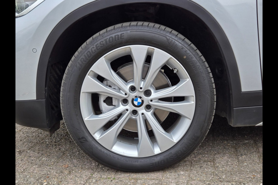 BMW X1 SDRIVE18I SPORTLINE I SPORTSTOELEN I CAMERA I 18 INCH I