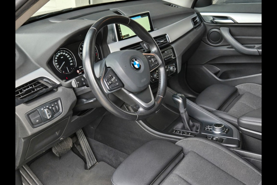 BMW X1 XDRIVE25E I PANORAMA I SPORTSTOELEN I KEYLESS I NAVIGATIE I