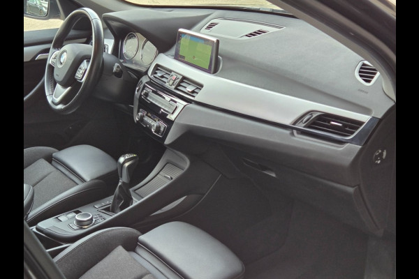 BMW X1 XDRIVE25E I PANORAMA I SPORTSTOELEN I KEYLESS I NAVIGATIE I