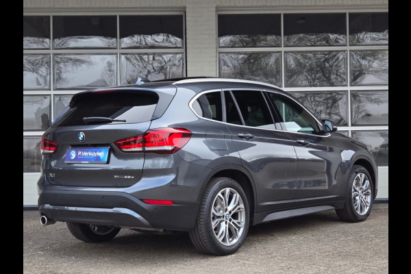 BMW X1 XDRIVE25E I PANORAMA I SPORTSTOELEN I KEYLESS I NAVIGATIE I