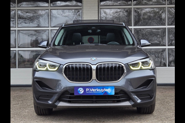 BMW X1 XDRIVE25E I PANORAMA I SPORTSTOELEN I KEYLESS I NAVIGATIE I
