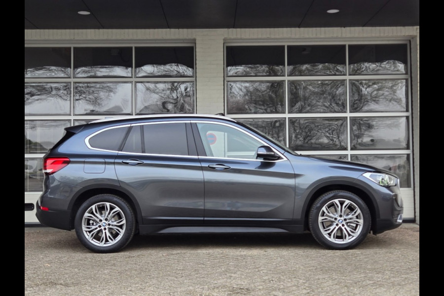 BMW X1 XDRIVE25E I PANORAMA I SPORTSTOELEN I KEYLESS I NAVIGATIE I