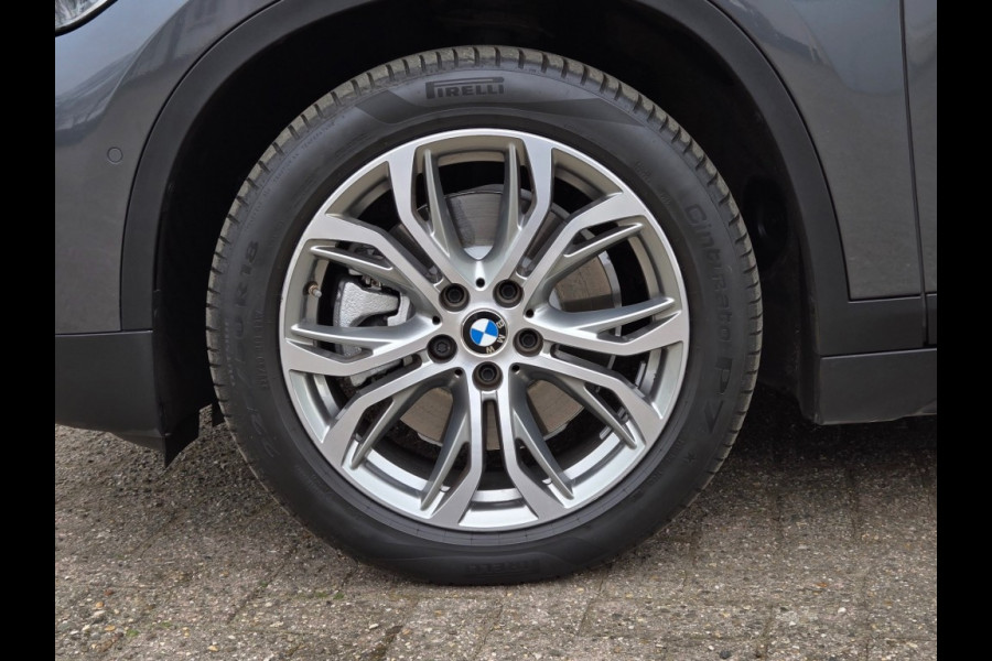 BMW X1 XDRIVE25E I PANORAMA I SPORTSTOELEN I KEYLESS I NAVIGATIE I