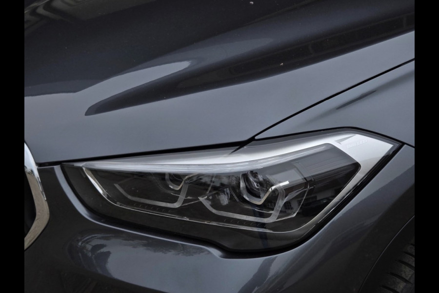 BMW X1 XDRIVE25E I PANORAMA I SPORTSTOELEN I KEYLESS I NAVIGATIE I