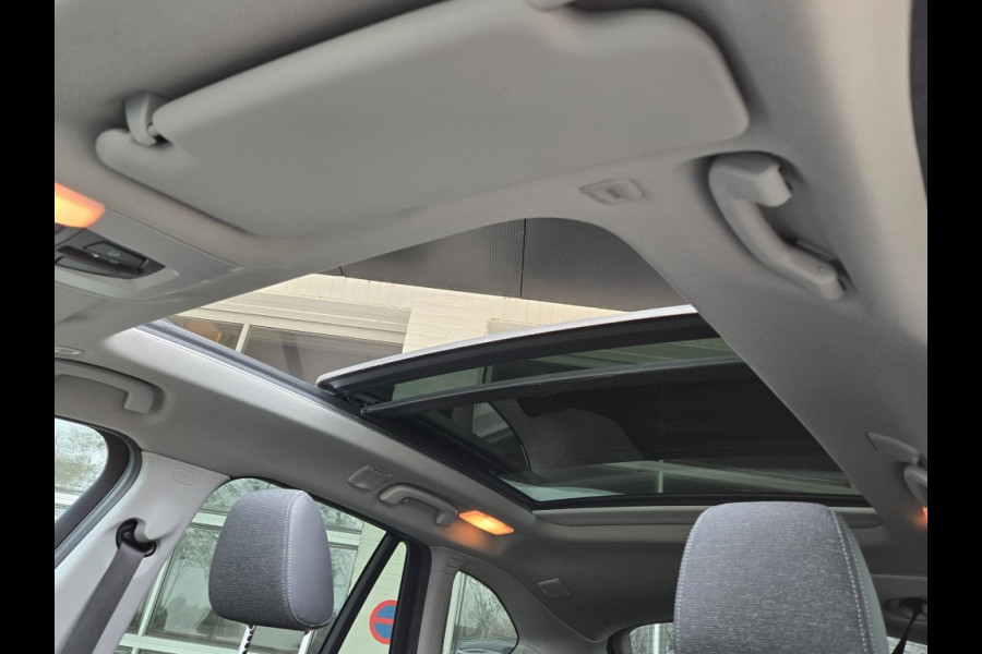 BMW X1 XDRIVE25E I PANORAMA I SPORTSTOELEN I KEYLESS I NAVIGATIE I