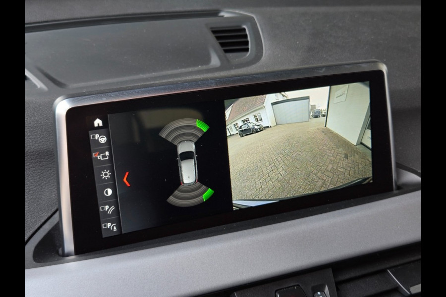 BMW X1 XDRIVE25E I PANORAMA I SPORTSTOELEN I KEYLESS I NAVIGATIE I