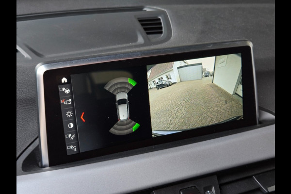 BMW X1 XDRIVE25E I PANORAMA I SPORTSTOELEN I KEYLESS I NAVIGATIE I