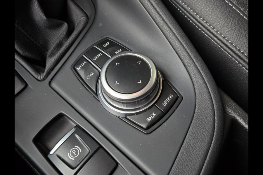 BMW X1 XDRIVE25E I PANORAMA I SPORTSTOELEN I KEYLESS I NAVIGATIE I