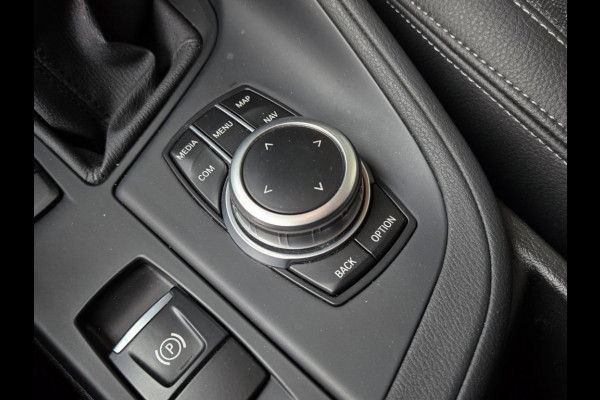 BMW X1 XDRIVE25E I PANORAMA I SPORTSTOELEN I KEYLESS I NAVIGATIE I