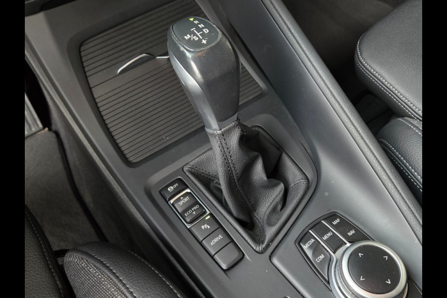 BMW X1 XDRIVE25E I PANORAMA I SPORTSTOELEN I KEYLESS I NAVIGATIE I