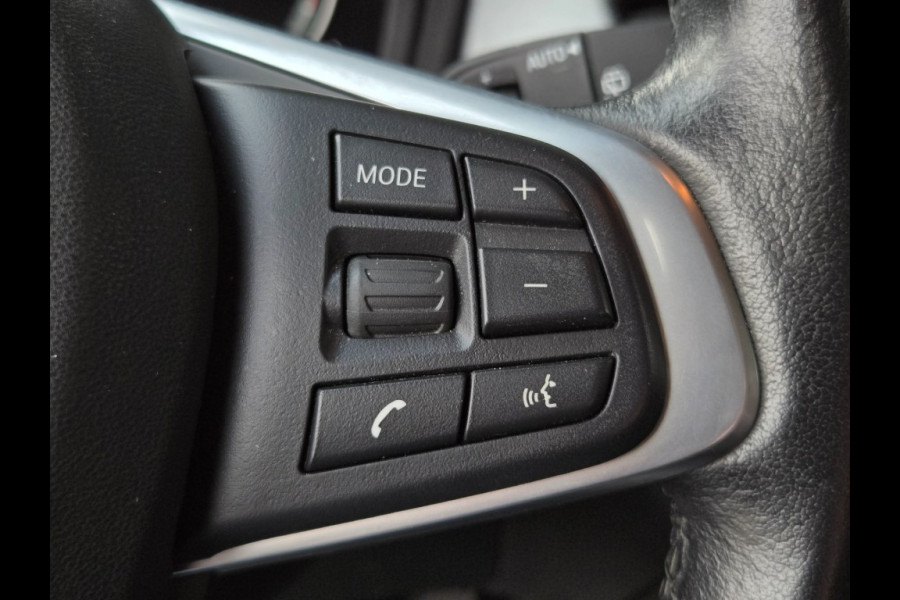 BMW X1 XDRIVE25E I PANORAMA I SPORTSTOELEN I KEYLESS I NAVIGATIE I