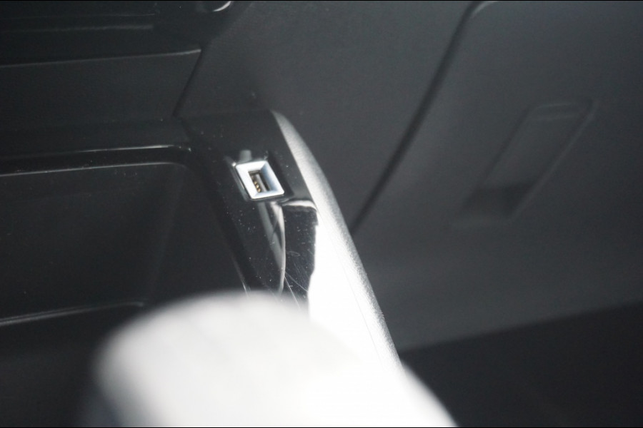 Peugeot 208 75PK Active | AIRCO | CRUISE | CARPLAY | FULL-LED | NETTE AUTO!