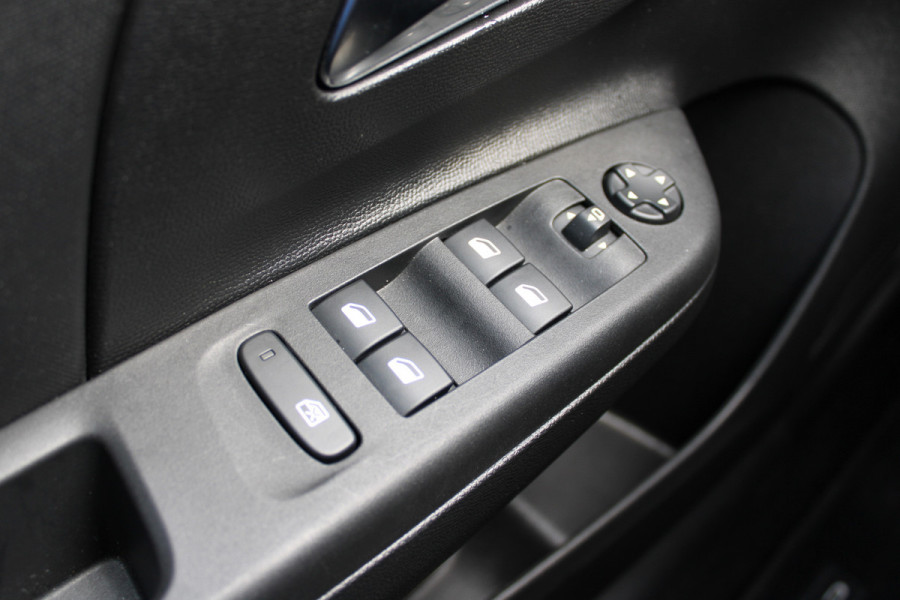 Opel Corsa 1.2 | Camera | Cruise control | BLIS