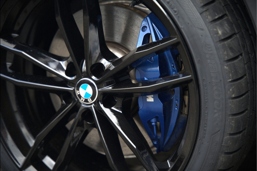 BMW 3 Serie Touring 330e xDrive High Executive M Sport | M Performance | Panoramadak | Harman Kardon | 360° Camera | Assisted Driving | Head Up Display | Stoelverwarming | Stuurverwarming | Apple Carplay | Navigatie | Adaptive Cruise Control | Am