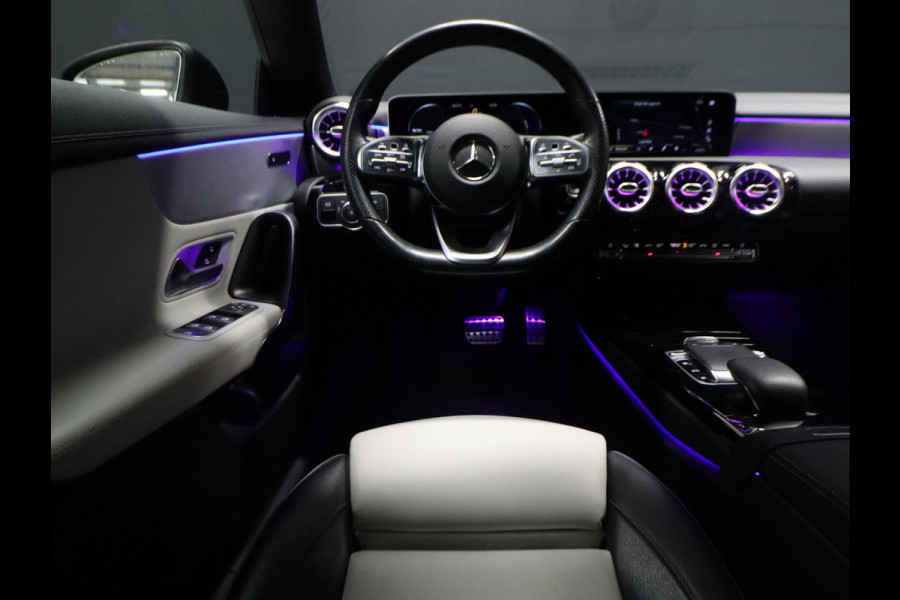 Mercedes-Benz CLA-Klasse Shooting Brake 250 AMG Sport [SFEERVERLICHTING, APPLE CARPLAY, CAMERA, TREKHAAK, VOL LEDER, STOELVERWARMING, PDC V+A, CRUISE, NIEUWSTAAT]
