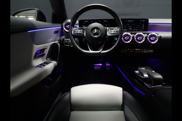 Mercedes-Benz CLA-Klasse Shooting Brake 250 AMG Sport [SFEERVERLICHTING, APPLE CARPLAY, CAMERA, TREKHAAK, VOL LEDER, STOELVERWARMING, PDC V+A, CRUISE, NIEUWSTAAT]