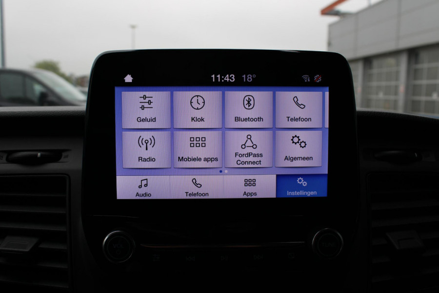 Ford Transit Custom 320 2.0 TDCI L2H1 Trend | Automaat | Voorruitverwarming | Trekhaak | Sidebars | Lichtmetalen Velgen |