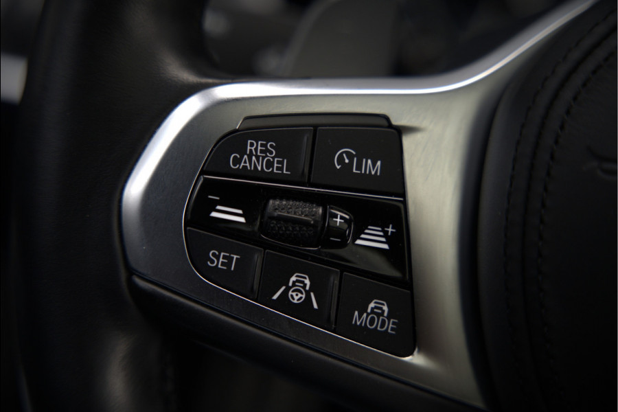 BMW 3 Serie Touring 330e xDrive High Executive M Sport | M Performance | Panoramadak | Harman Kardon | 360° Camera | Assisted Driving | Head Up Display | Stoelverwarming | Stuurverwarming | Apple Carplay | Navigatie | Adaptive Cruise Control | Am