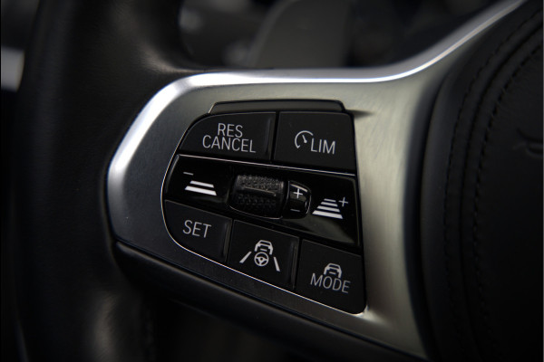 BMW 3 Serie Touring 330e xDrive High Executive M Sport | M Performance | Panoramadak | Harman Kardon | 360° Camera | Assisted Driving | Head Up Display | Stoelverwarming | Stuurverwarming | Apple Carplay | Navigatie | Adaptive Cruise Control | Am