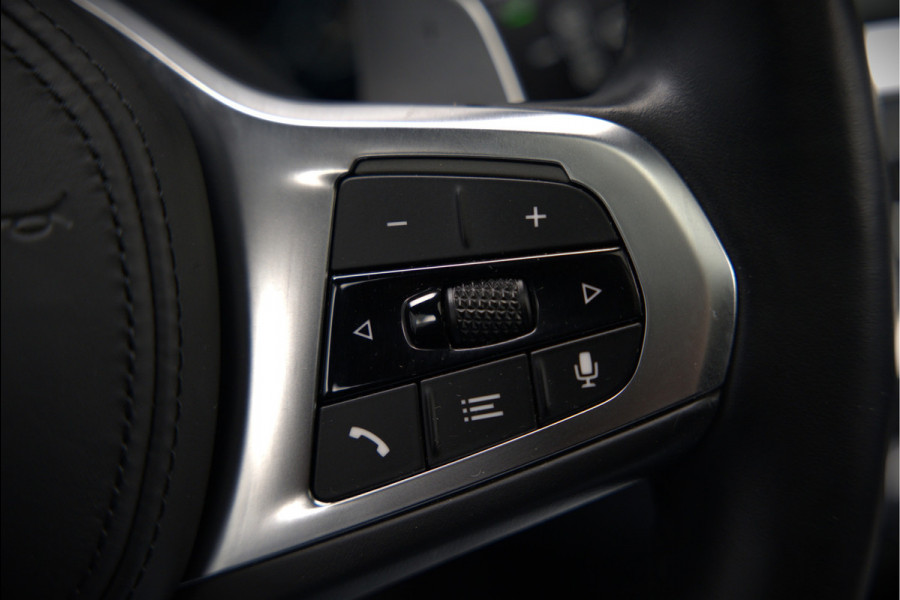 BMW 3 Serie Touring 330e xDrive High Executive M Sport | M Performance | Panoramadak | Harman Kardon | 360° Camera | Assisted Driving | Head Up Display | Stoelverwarming | Stuurverwarming | Apple Carplay | Navigatie | Adaptive Cruise Control | Am