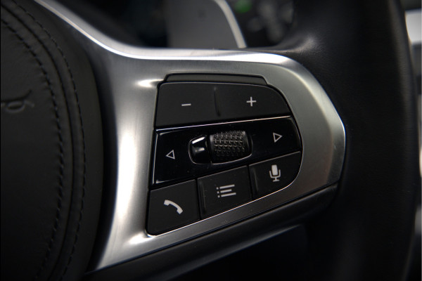 BMW 3 Serie Touring 330e xDrive High Executive M Sport | M Performance | Panoramadak | Harman Kardon | 360° Camera | Assisted Driving | Head Up Display | Stoelverwarming | Stuurverwarming | Apple Carplay | Navigatie | Adaptive Cruise Control | Am
