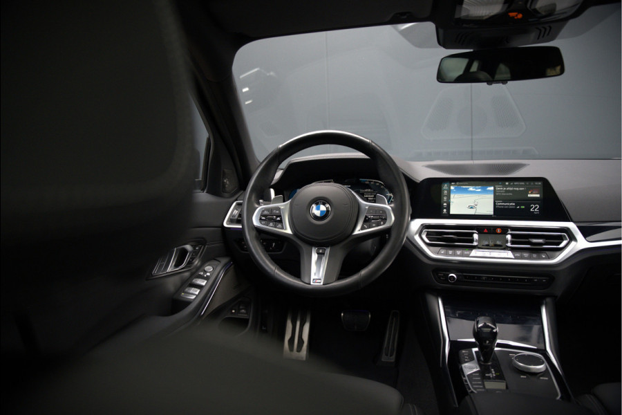 BMW 3 Serie Touring 330e xDrive High Executive M Sport | M Performance | Panoramadak | Harman Kardon | 360° Camera | Assisted Driving | Head Up Display | Stoelverwarming | Stuurverwarming | Apple Carplay | Navigatie | Adaptive Cruise Control | Am