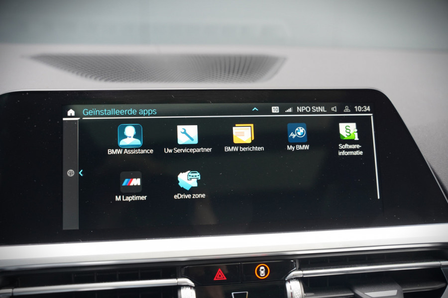 BMW 3 Serie Touring 330e xDrive High Executive M Sport | M Performance | Panoramadak | Harman Kardon | 360° Camera | Assisted Driving | Head Up Display | Stoelverwarming | Stuurverwarming | Apple Carplay | Navigatie | Adaptive Cruise Control | Am